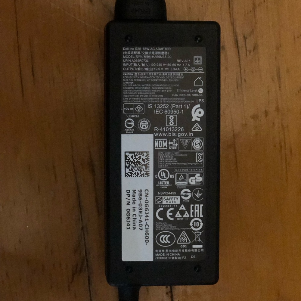 Dell 65W Adaptor - Picture 3 of 5